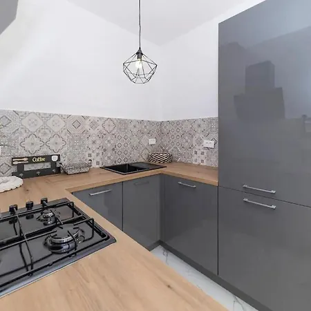 Apartament Gorgeous In With Kitchen *